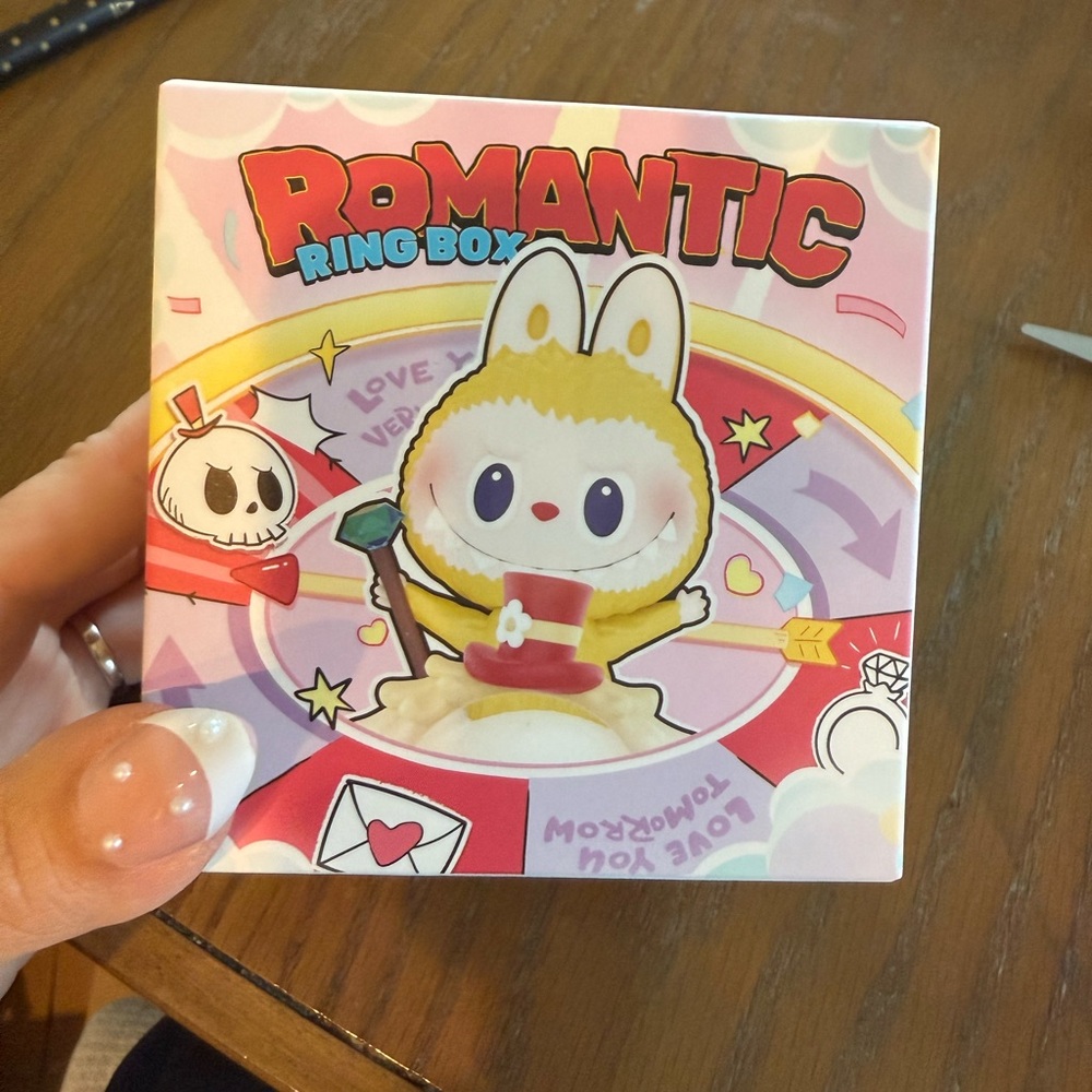 Pop Mart new in Box Romantic Ring Box series 4 SECRET RARE